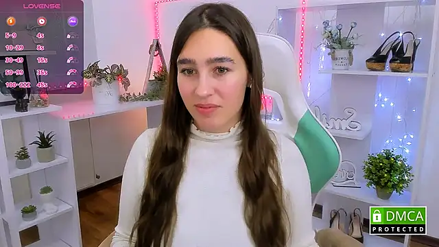  Eliizabeth  online show from January 8, 9:30 pm