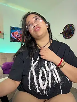 tati reyess online show from October 26, 1:50 pm