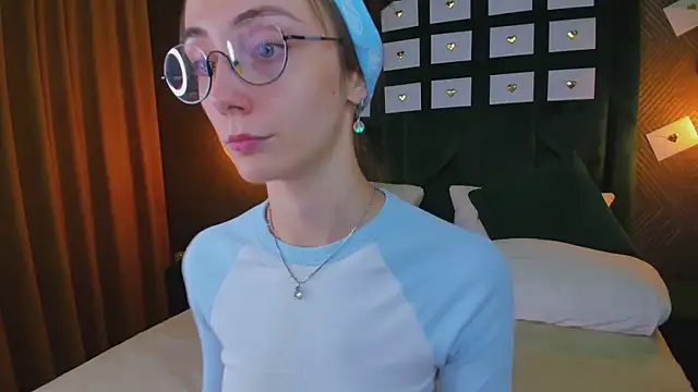 Lexi Split online show from July 19, 7:10 am