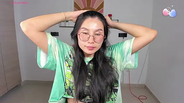 emily villamil online show from April 21, 9:55 pm