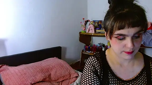 collette beaufoy  online show from June 3, 2:45 am