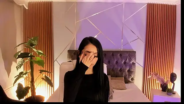 Snapshot of Coralinnee_ chatting on September 12, 4:46 am Coralinnee  online show from September 12, 4:46 am