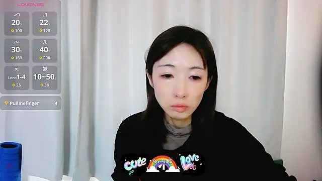 Snapshot of Love_me_Eri_ chatting on October 15, 12:02 am Love me Eri online show from October 15, 12:02 am