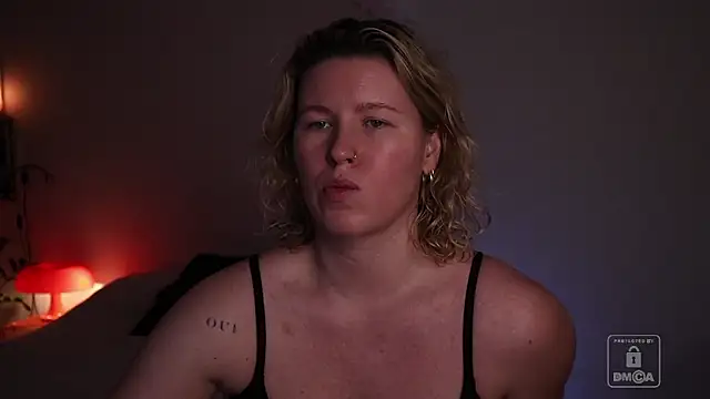 moonamii online show from February 21, 4:51 pm