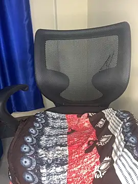 prettyvalleh online show from November 18, 11:00 am