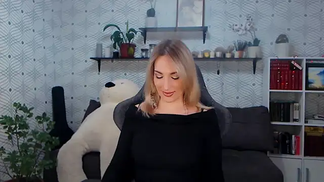 MillaXQueen online show from April 19, 1:33 pm