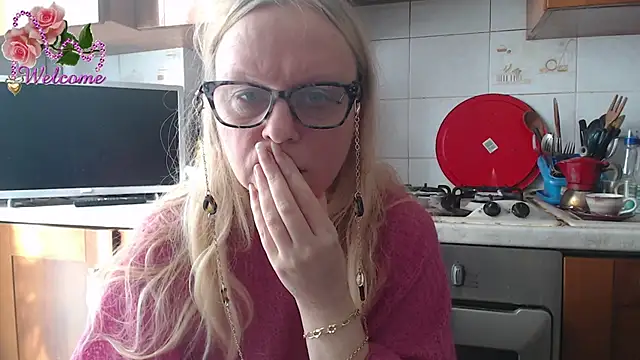 martachatte online show from December 2, 9:54 am