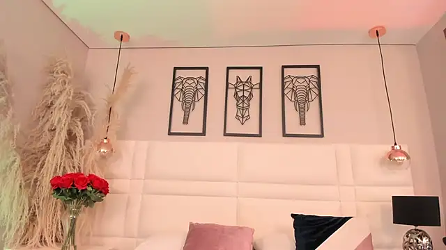 Rebeca jones online show from October 11, 1:25 pm