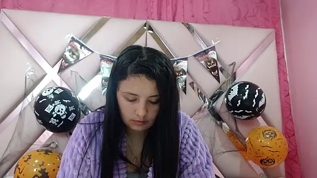 Snapshot of nathaly_low1 chatting on October 15, 2:25 am nathaly low1 online show from October 15, 2:25 am