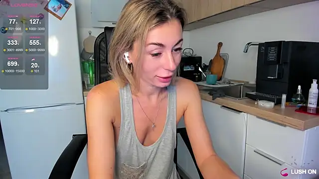 Snapshot of DannaEvan chatting on September 27, 2:30 am DannaEvan online show from September 27, 2:30 am