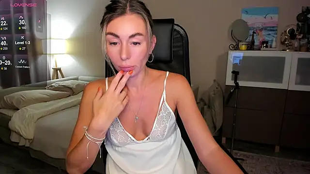 DannaEvan online show from November 21, 1:18 am