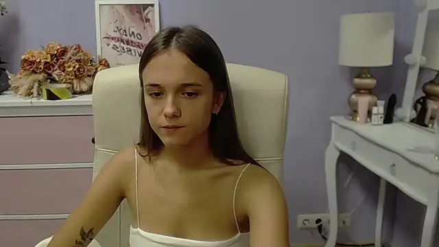 Snapshot of dirtyxEmily chatting on October 8, 7:02 am dirtyxEmily online show from October 8, 7:02 am