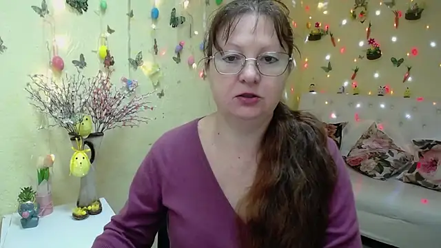 VanessaHotts online show from April 10, 5:02 am