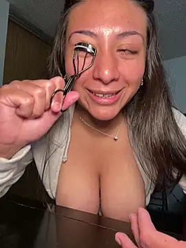 BustiBunny69 online show from May 31, 7:14 am