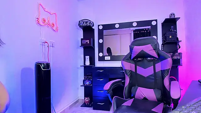 miss kitty online show from September 24, 12:31 am