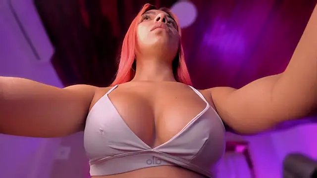 Emmily Savage online show from April 7, 11:56 am