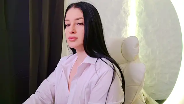 moniqque online show from November 17, 5:19 am