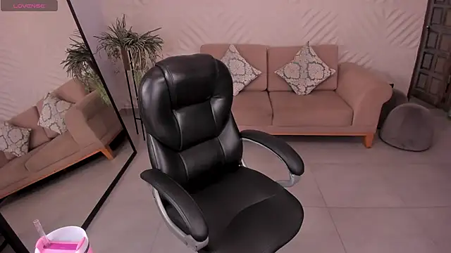 MileyCruz  online show from November 25, 7:47 pm