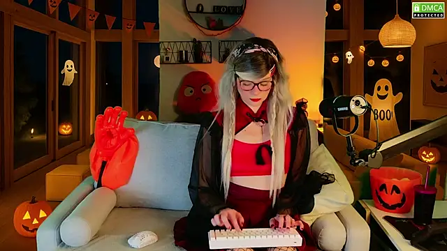 Kittychatte online show from October 28, 8:57 pm