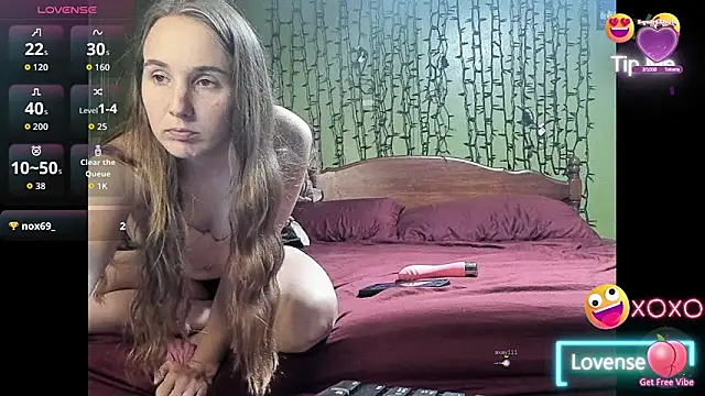 Sexxybitch28 online show from April 21, 9:55 pm