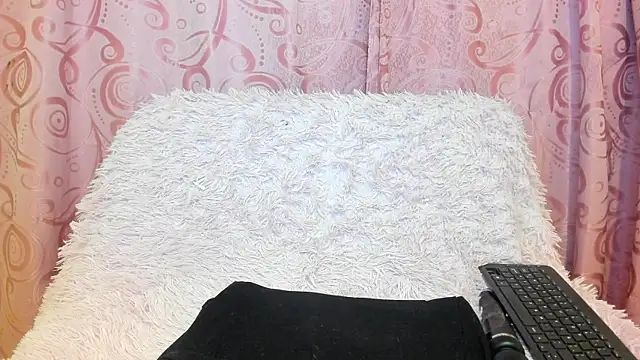 Snapshot of iisabella_gonzalez chatting on September 18, 4:44 am iisabella gonzalez online show from September 18, 4:44 am