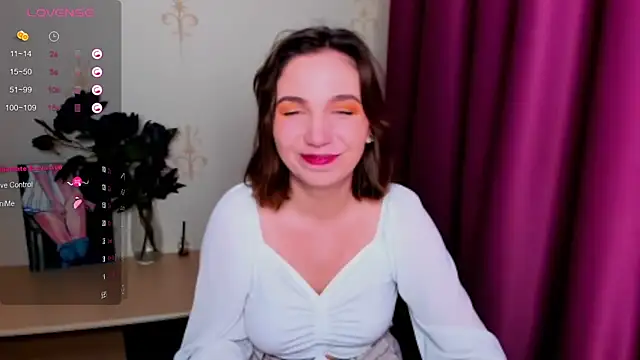 KindHazelHere  online show from September 14, 8:40 pm