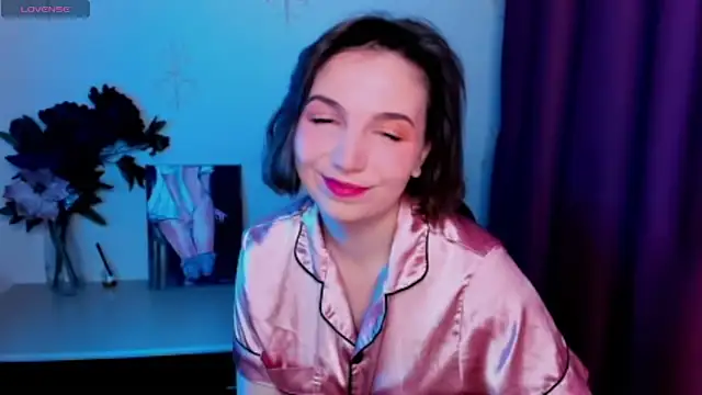 KindHazelHere  online show from October 20, 8:17 am