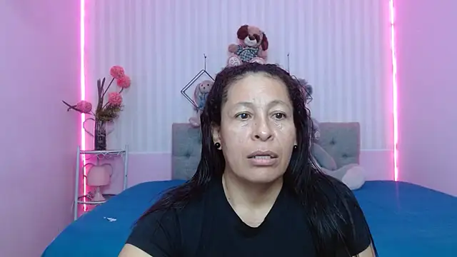 mature martina online show from May 28, 12:25 pm