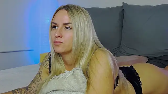 Snapshot of SofiJames chatting on September 24, 7:07 am SofiJames online show from September 24, 7:07 am