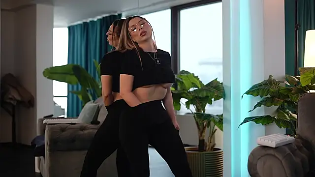 Assmerising online show from February 21, 11:00 am