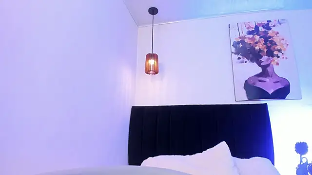 dolly zoe online show from February 12, 6:15 am