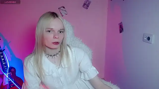 Emily Nyaffee online show from March 30, 9:47 pm