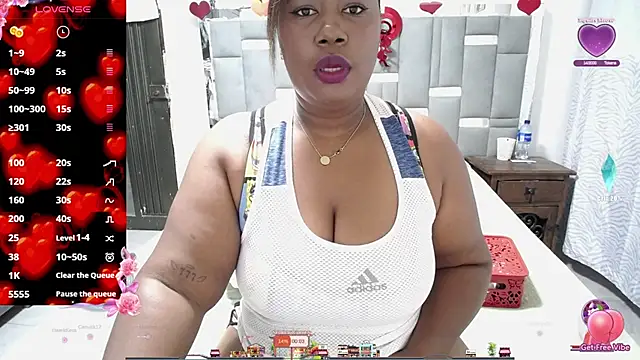 Snapshot of thickebonymilfF chatting on October 2, 5:23 am thickebonymilfF online show from October 2, 5:23 am