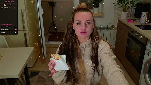 MissLovex online show from December 3, 12:40 pm