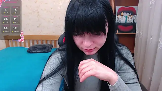 JuicyJess online show from April 3, 7:45 pm