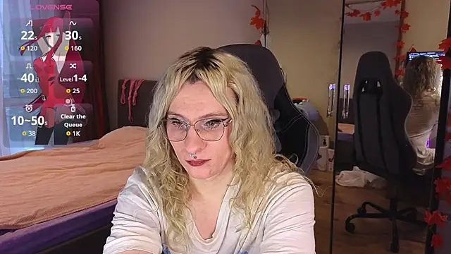 Snapshot of Lori_Myaf chatting on October 5, 2:33 pm Lori Myaf online show from October 5, 2:33 pm