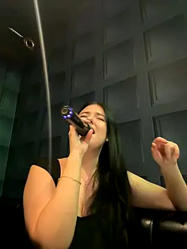 Angela Fosterr online show from November 9, 8:16 pm