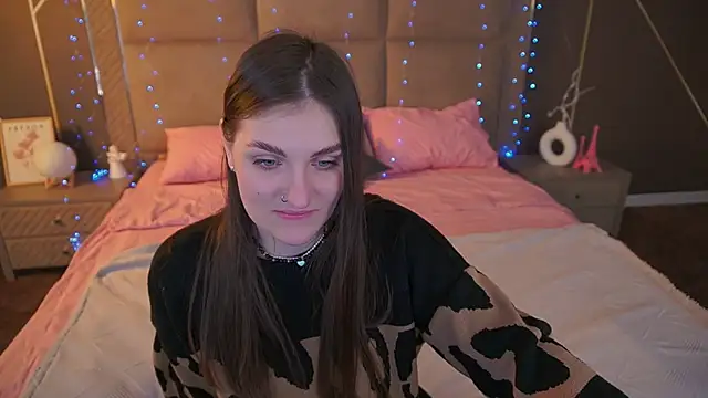 EmmyCharmm online show from February 9, 6:59 am