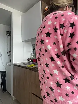 Ameellie online show from October 10, 4:23 pm