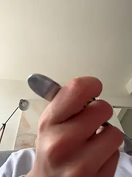 Ameellie online show from April 7, 2:30 pm