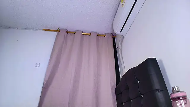 Mia depp online show from February 7, 11:52 pm