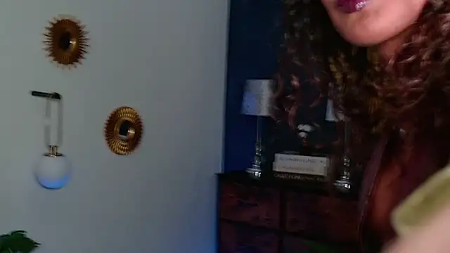 ShanialaFrancaise online show from February 19, 2:16 pm