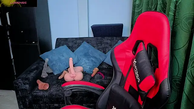 charlotee lovee69 online show from April 9, 6:19 am