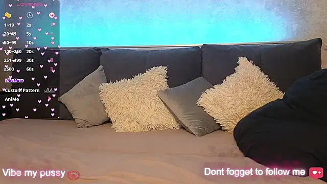 Vikki White online show from March 2, 11:10 pm