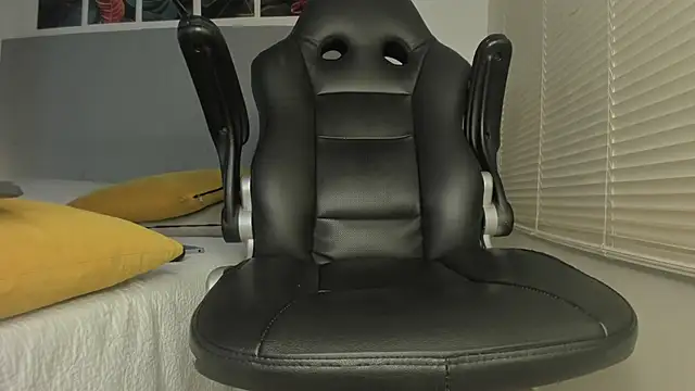  Molly rosse  online show from March 10, 1:15 pm