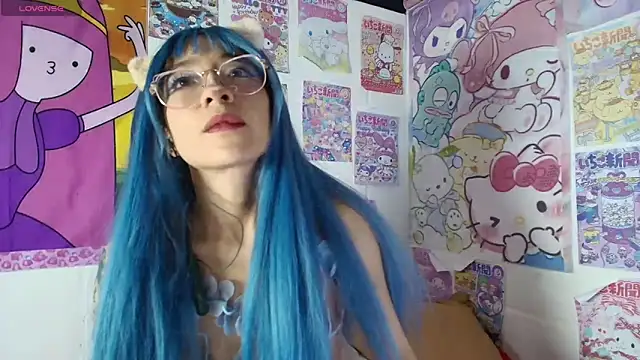 Cloe Leee online show from May 2, 5:33 am