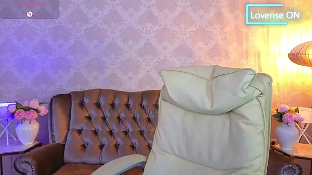 Snapshot of Sexy_Lava chatting on October 24, 12:56 pm Sexy Lava online show from October 24, 12:56 pm