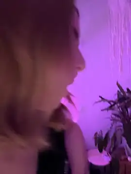 Mia Railey online show from November 13, 9:25 pm