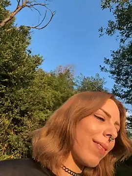 Snapshot of Mia_Railey chatting on October 17, 3:37 pm Mia Railey online show from October 17, 3:37 pm