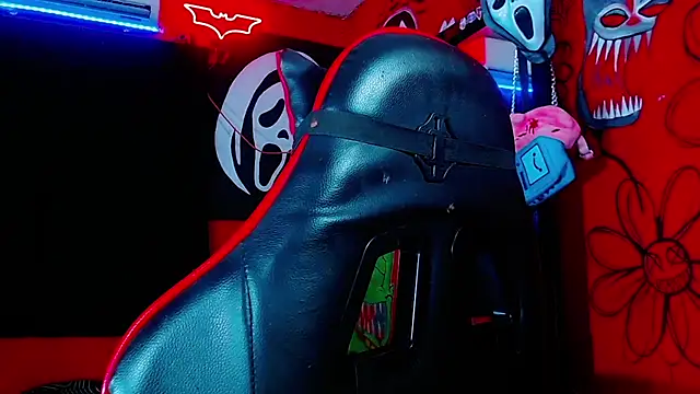 HugeDanex online show from March 31, 6:57 am